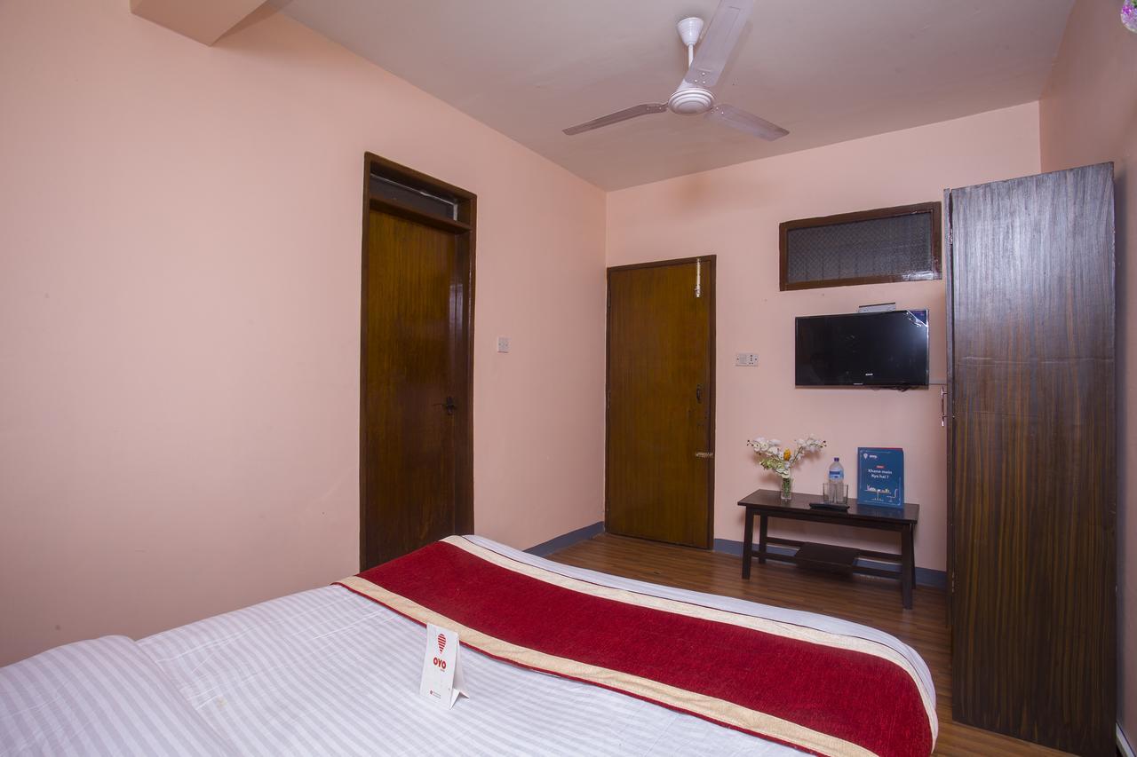 Oyo 149 Kalpa Brikshya Hotel カトマンズ エクステリア 写真
