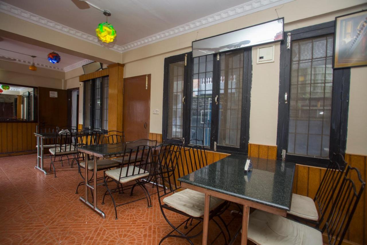 Oyo 149 Kalpa Brikshya Hotel カトマンズ エクステリア 写真